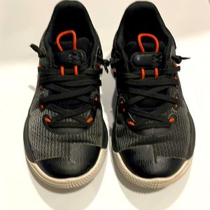 UNDER ARMOUR sneakers